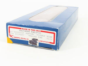 HO Scale E&C Shops 0121 SP Southern Pacific 62' Woodchip Hopper #354897 w/ Load