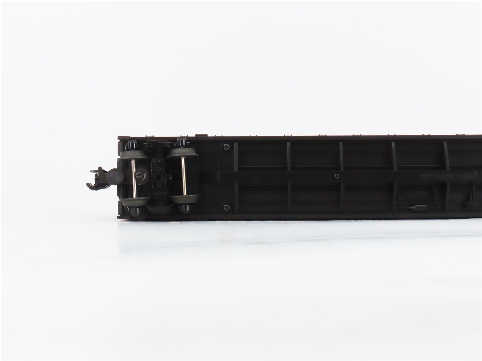 O Gauge 3-Rail MTH 20-98211 CSX 72' Centerbeam Flat Car #1221 w/ Log Load