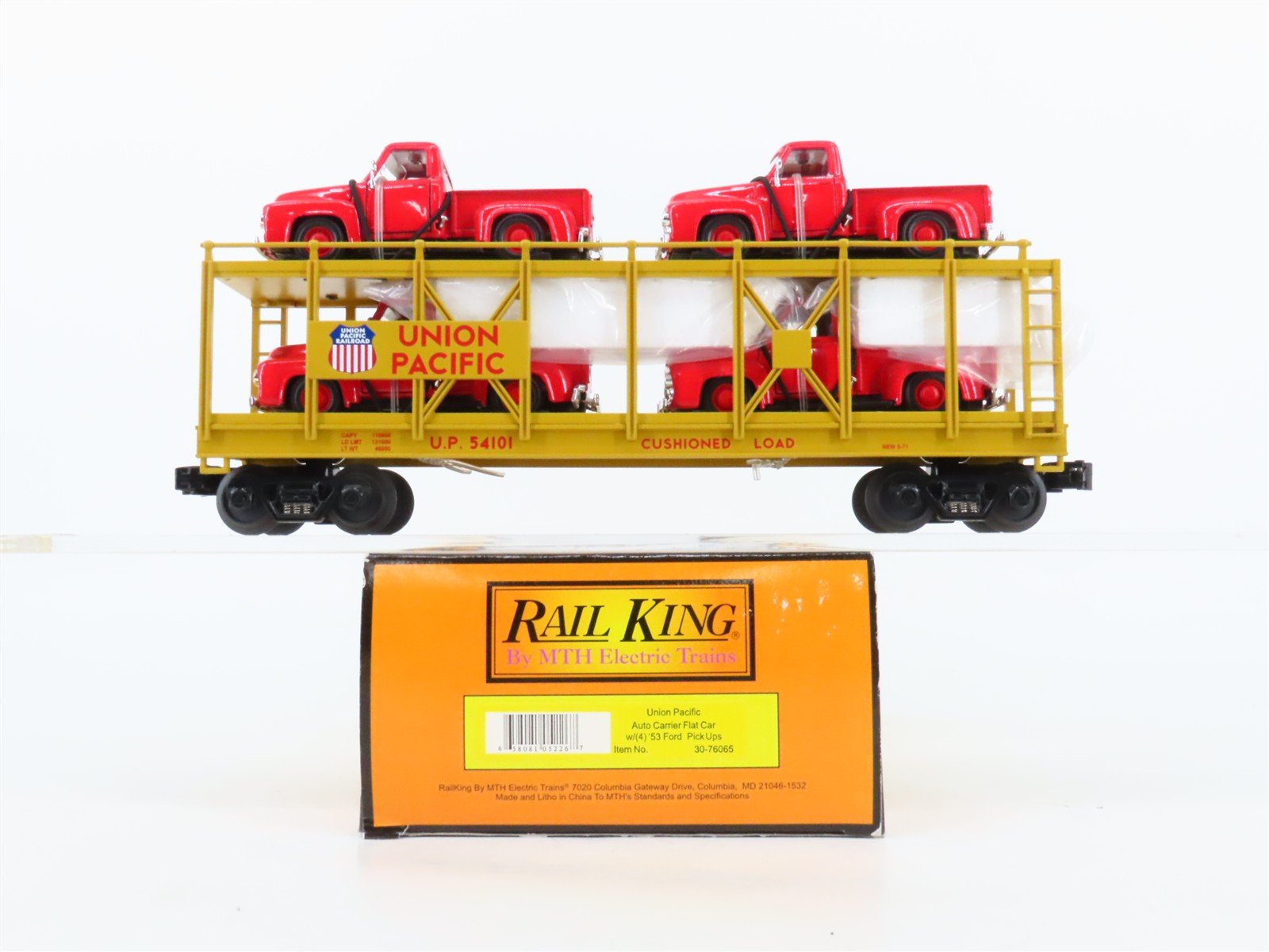 O27 Gauge 3-Rail MTH RailKing 30-76065 UP Auto Carrier #54101 w/ '53 Ford Trucks