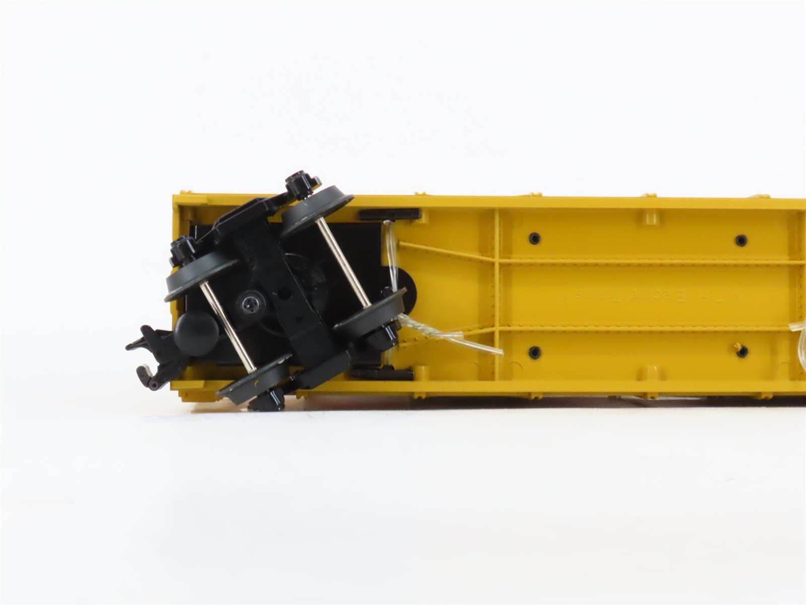 O27 Gauge 3-Rail MTH RailKing 30-76065 UP Auto Carrier #54101 w/ '53 Ford Trucks