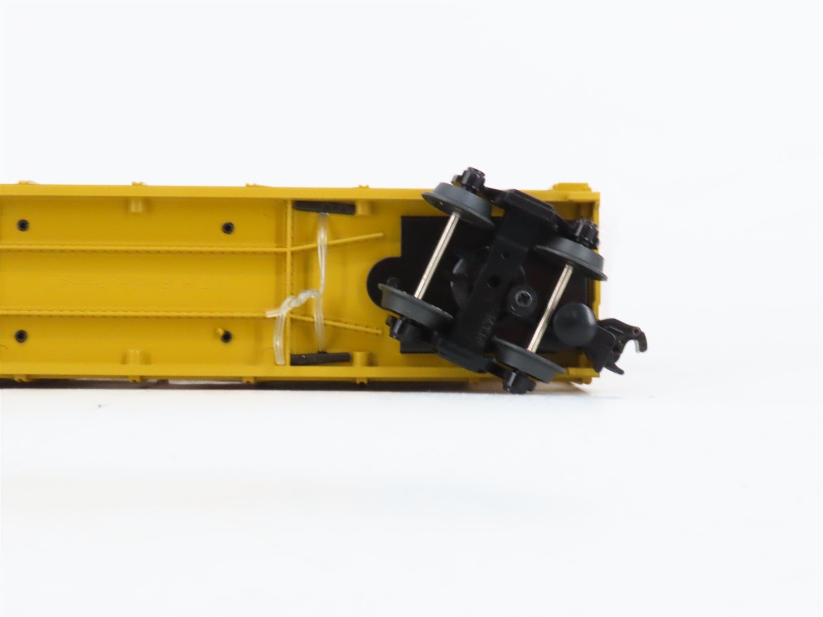 O27 Gauge 3-Rail MTH RailKing 30-76065 UP Auto Carrier #54101 w/ '53 Ford Trucks