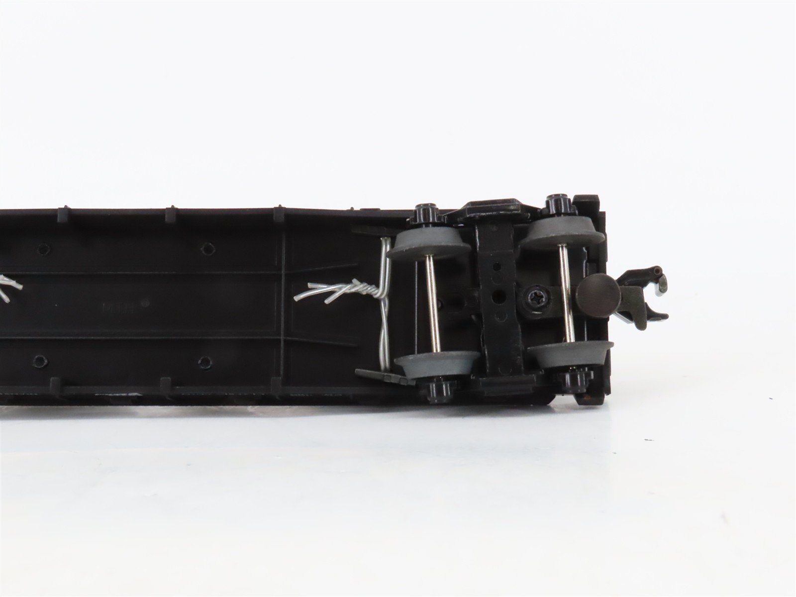 O27 Gauge 3-Rail MTH RailKing 30-76002 Flat Car #2001 w/ Ertl '51 Panel Vans