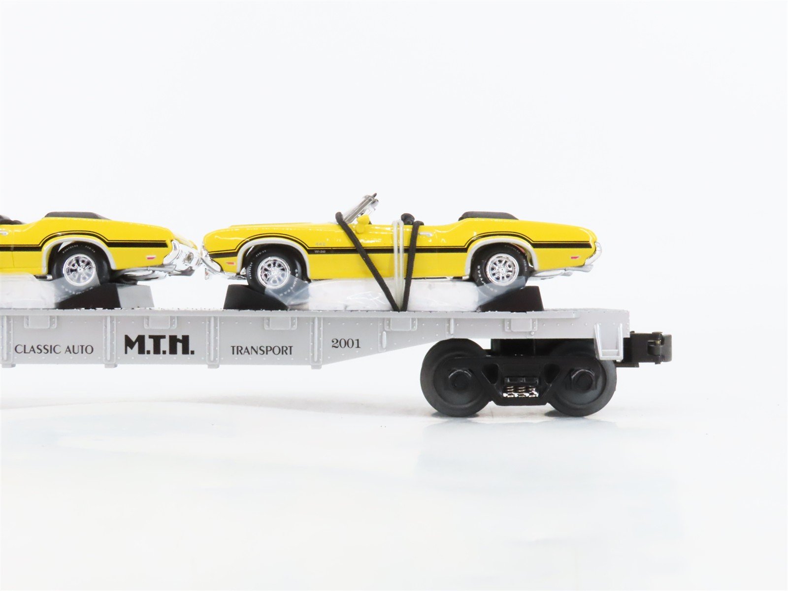 O27 Gauge 3-Rail MTH RailKing 30-7693 Flat Car #2001 w/Ertl '70 Oldsmobile 442's
