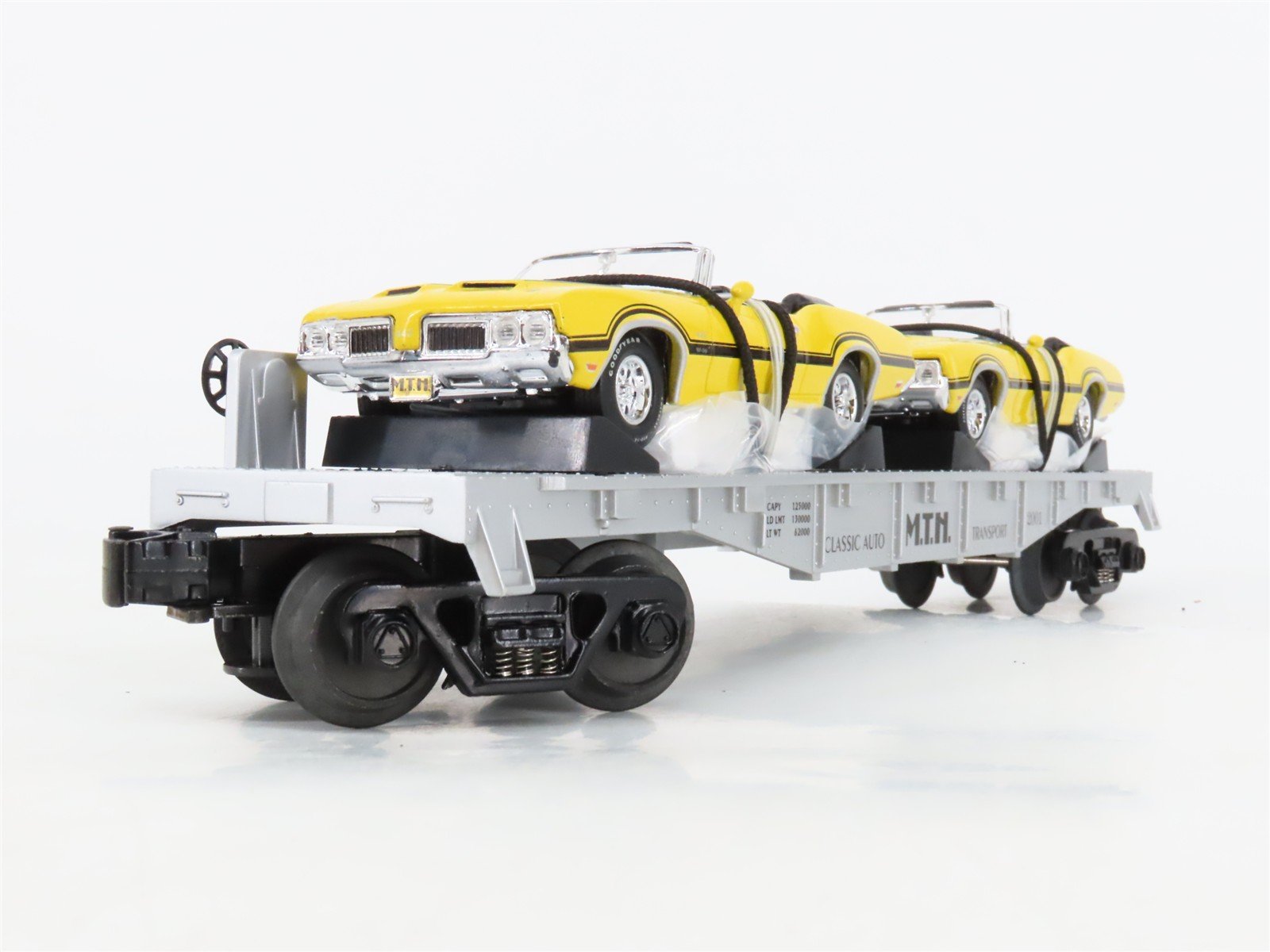 O27 Gauge 3-Rail MTH RailKing 30-7693 Flat Car #2001 w/Ertl '70 Oldsmobile 442's