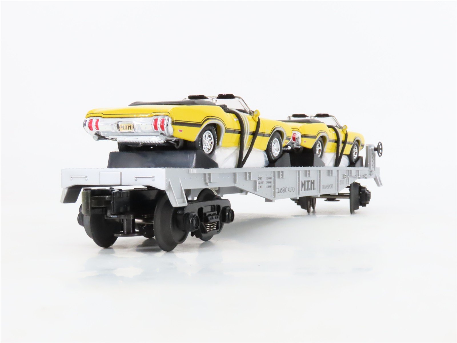 O27 Gauge 3-Rail MTH RailKing 30-7693 Flat Car #2001 w/Ertl '70 Oldsmobile 442's
