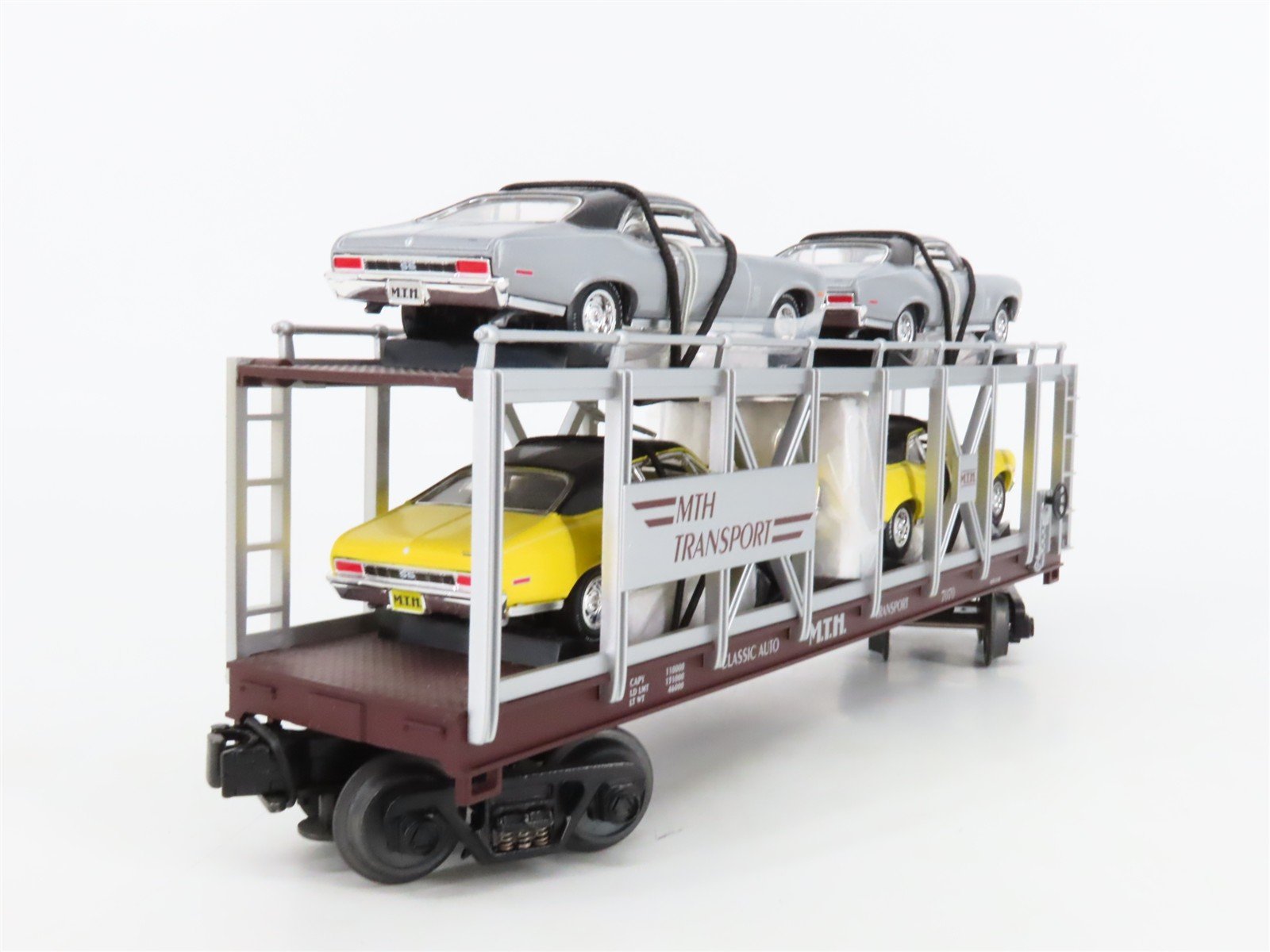 O27 Gauge 3-Rail MTH RailKing 30-7694 Auto Carrier #7070 w/ Ertl '70 Chevy Novas