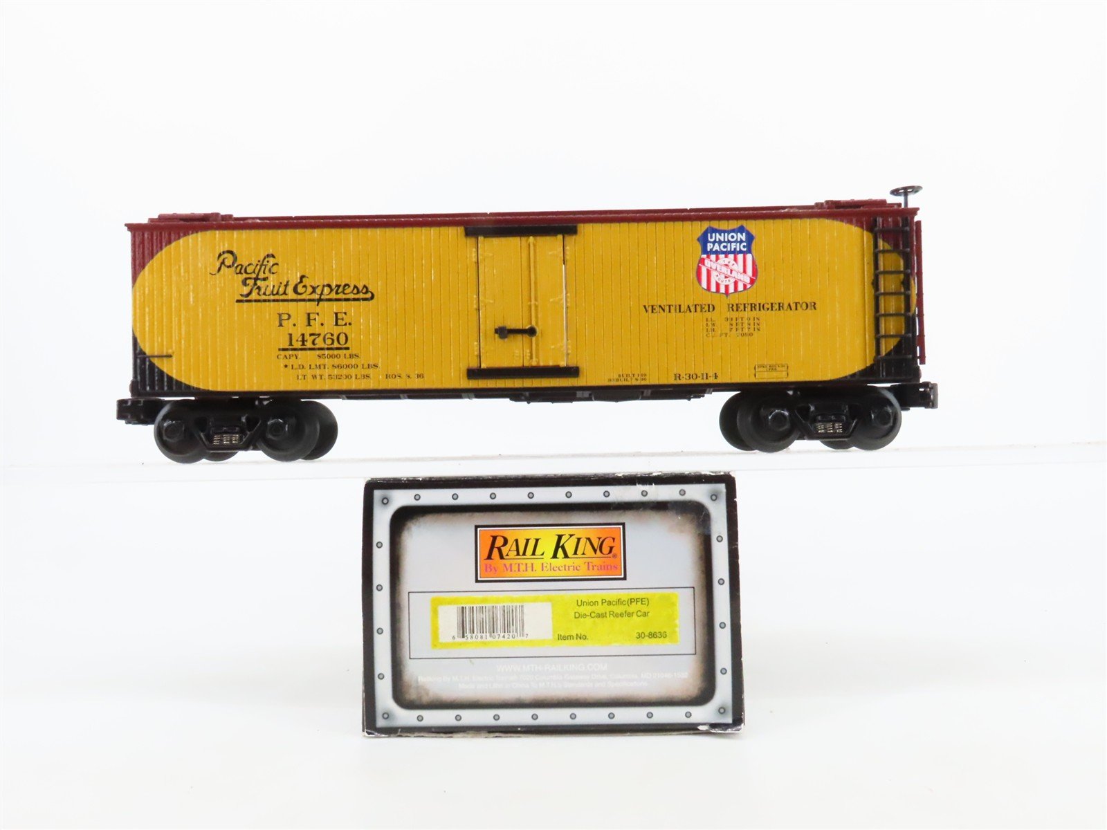 O27 Gauge 3-Rail MTH RailKing 30-8636 PFE / UP "Overland" Wood Reefer #14760