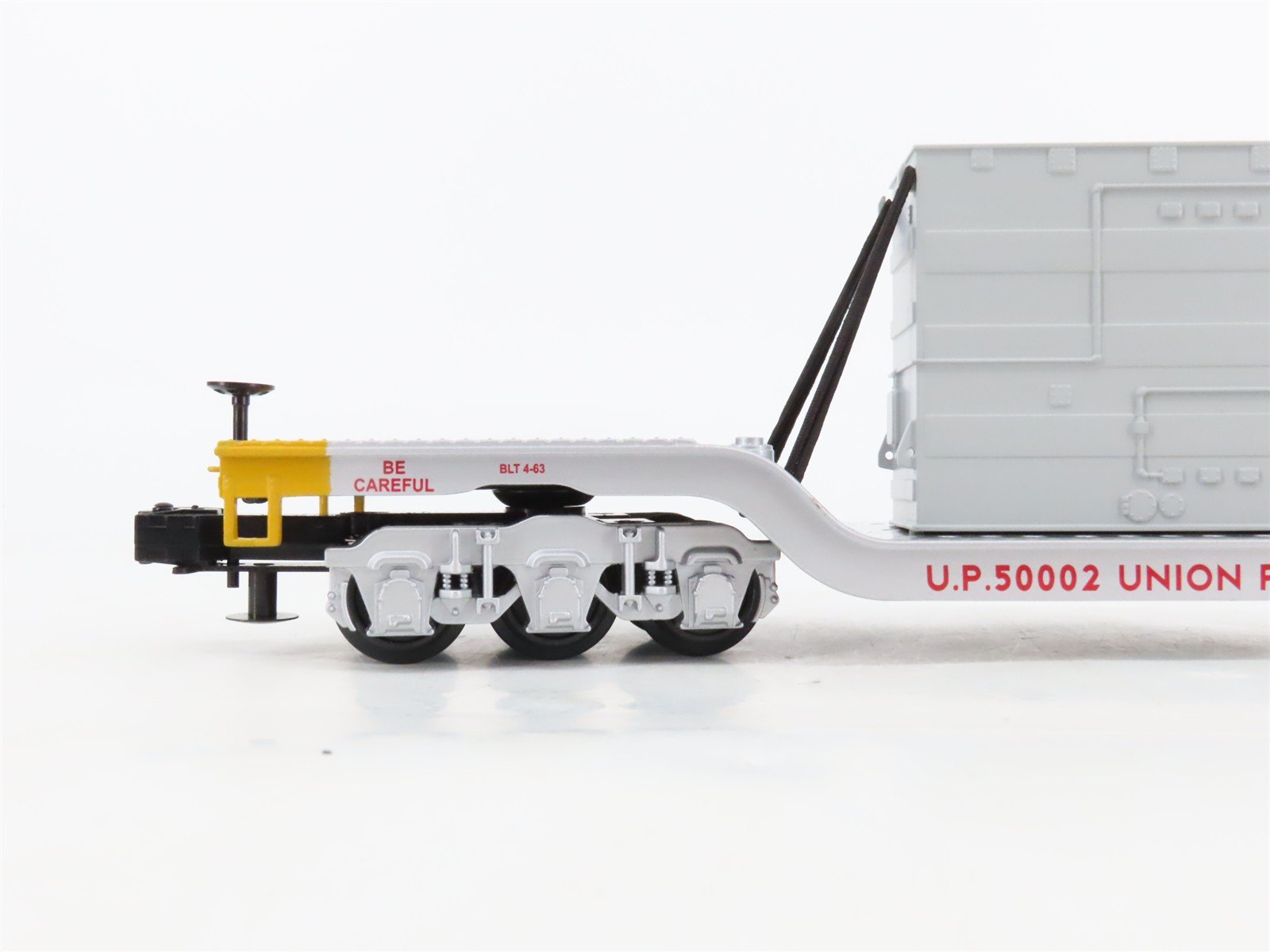 O27 3-Rail MTH RailKing 30-8319 UP Depressed Center Flat Car 50002 w/Transformer