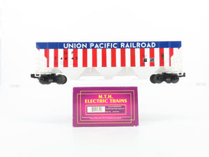 O Gauge 3-Rail MTH 20-97142 UP Union Pacific 3-Bay Covered Hopper #74445