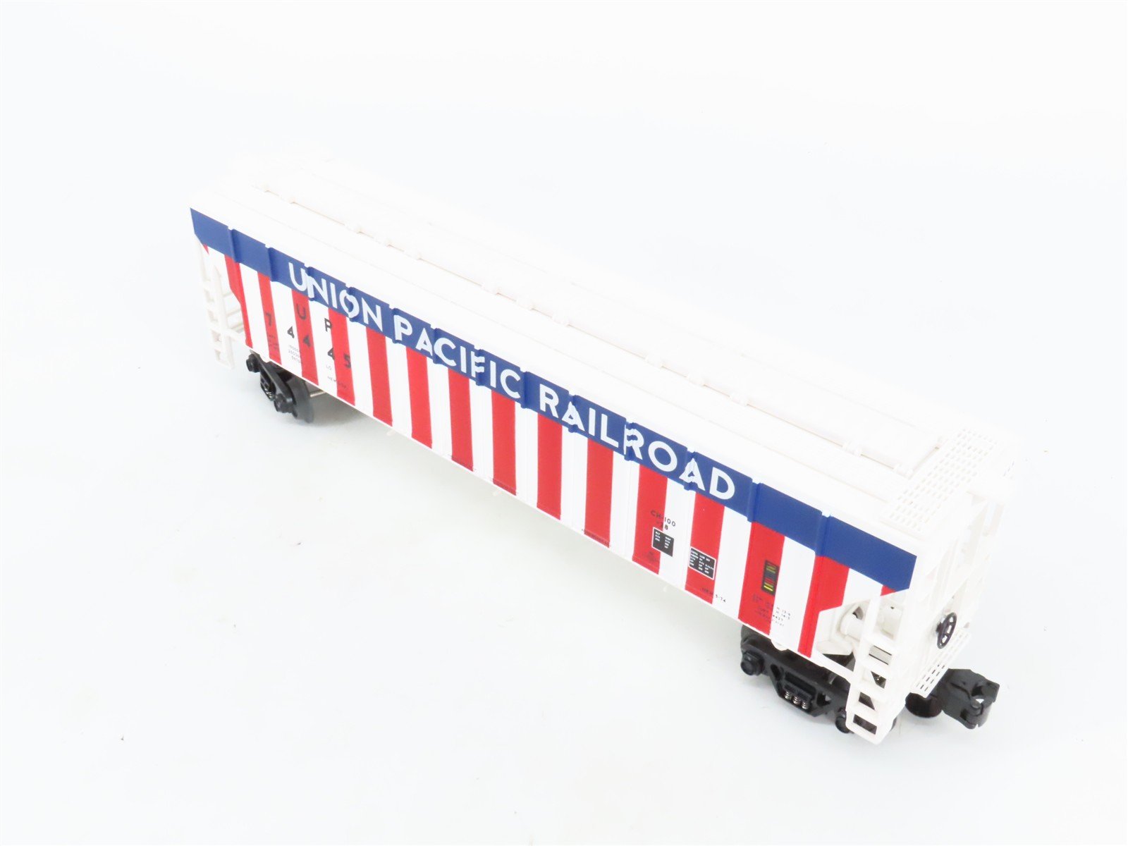 O Gauge 3-Rail MTH 20-97142 UP Union Pacific 3-Bay Covered Hopper #74445