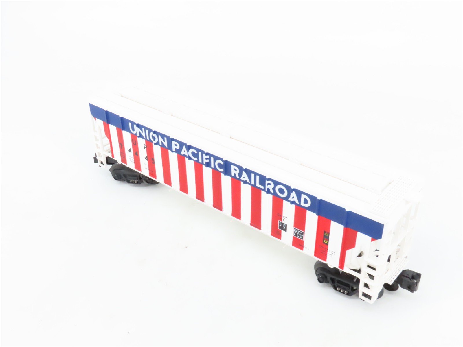 O Gauge 3-Rail MTH 20-97142 UP Union Pacific 3-Bay Covered Hopper #74445