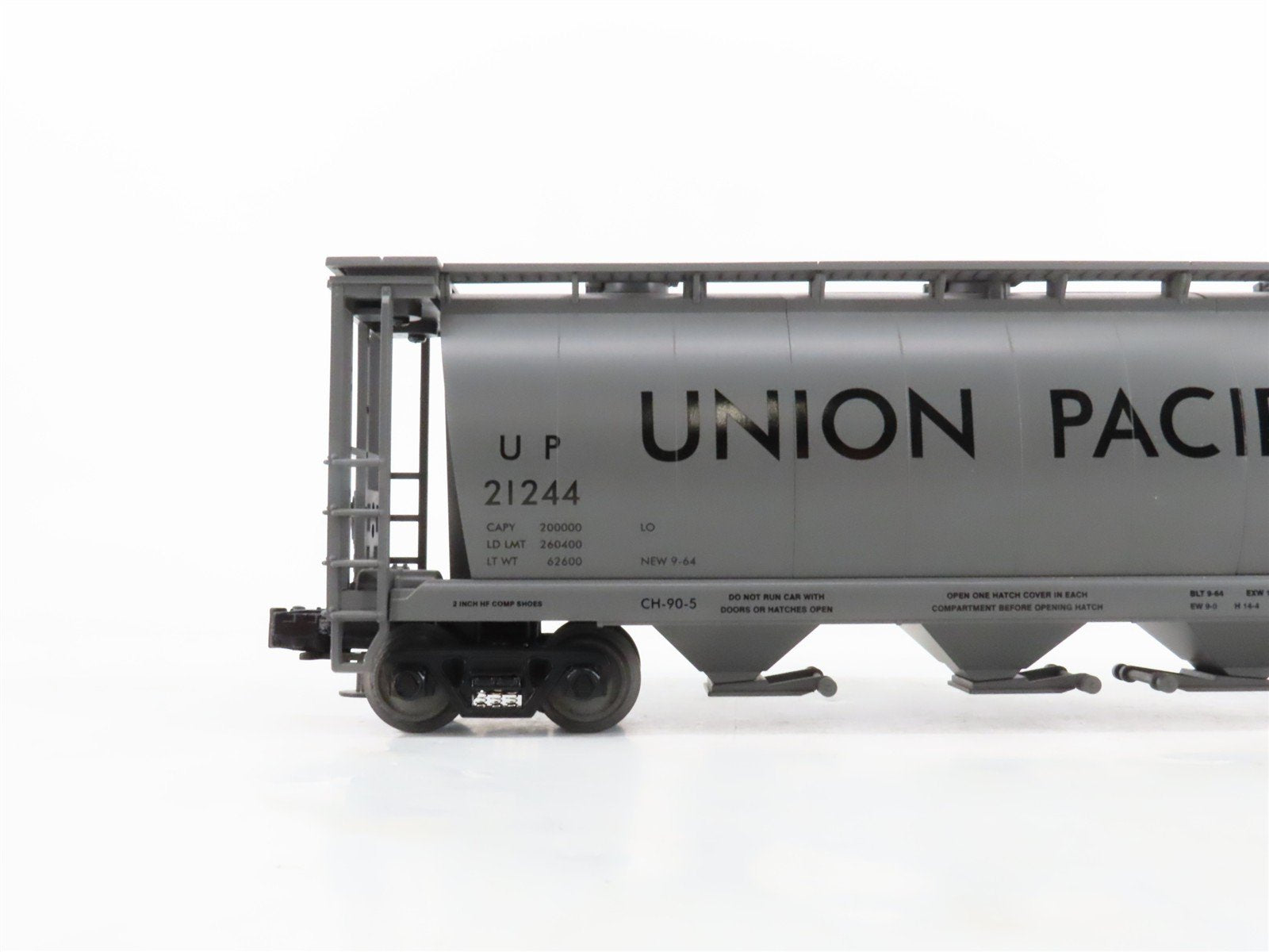 O Gauge 3-Rail MTH 20-97417 UP Union Pacific 3-Bay Cylindrical Hopper #21244