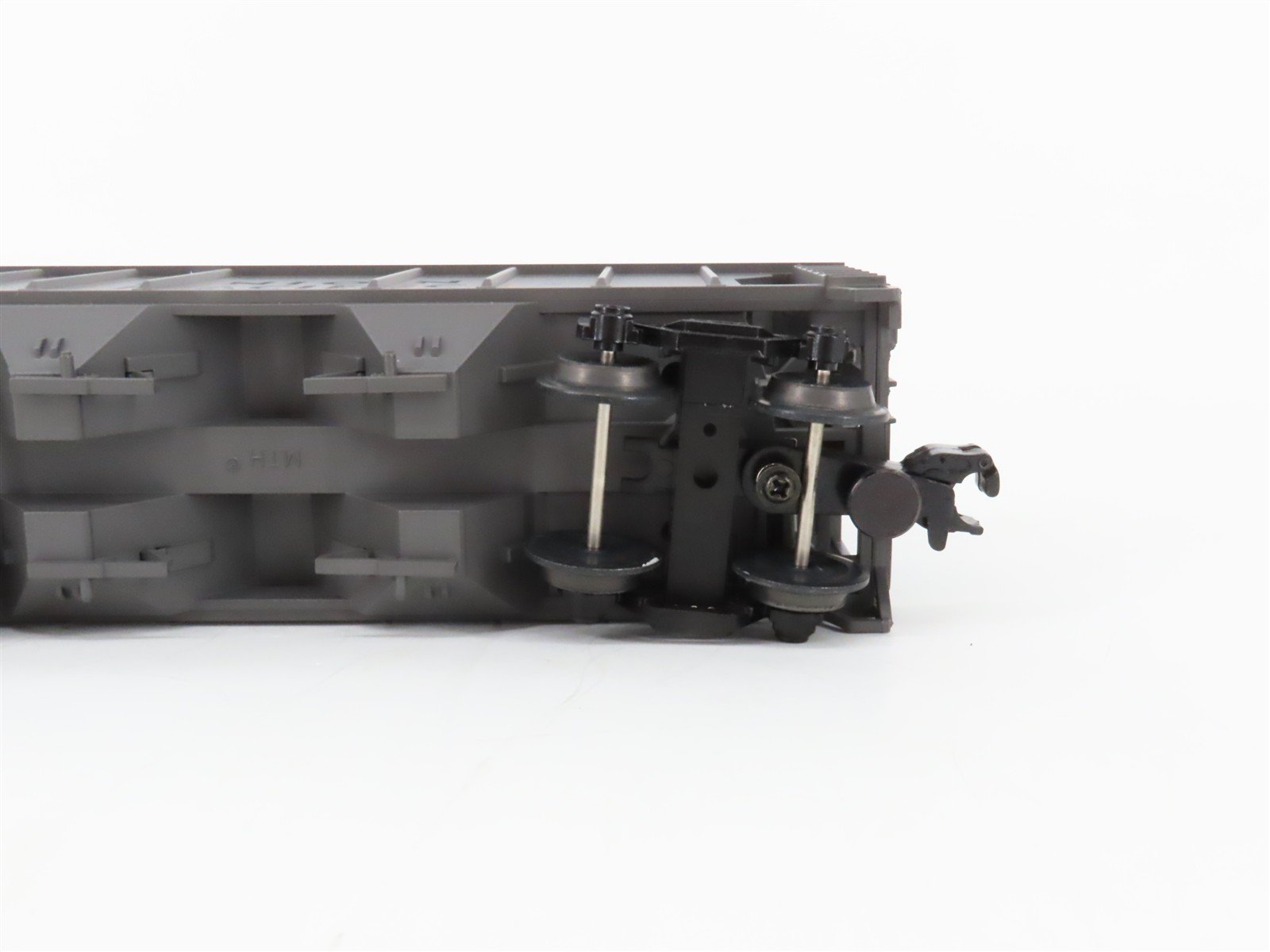 O Gauge 3-Rail MTH 20-97101L UP Union Pacific 2-Bay Covered Hopper #19395