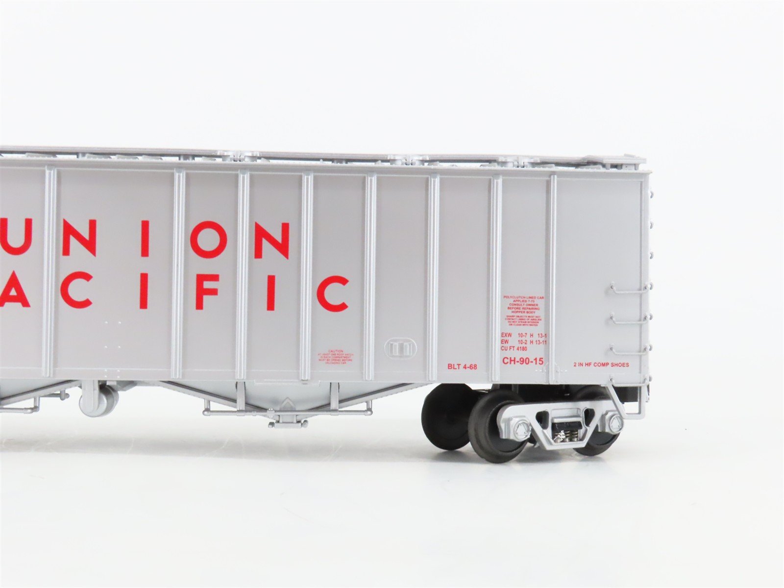 O Gauge 3-Rail MTH 20-97486 UP Union Pacific 50' 2-Bay Covered Hopper #20455