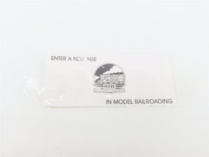 O27 3-Rail MTH RailKing 30-7659 ATSF Auto Carrier #11070 w/ Ertl '52 Cadillacs