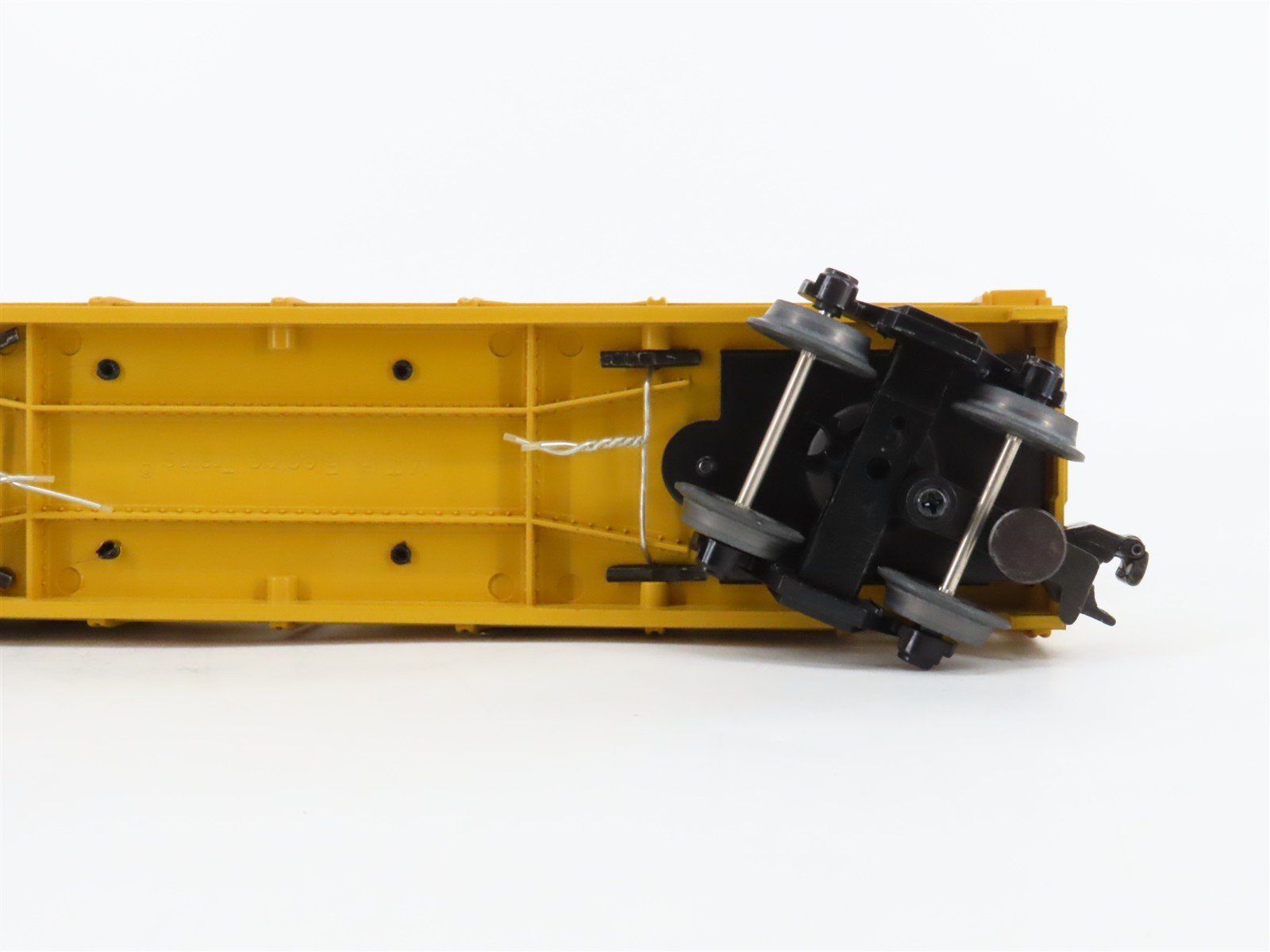 O27 Gauge 3-Rail MTH RailKing 30-7674 UP Auto Carrier #11071 w/ Ertl T-Birds
