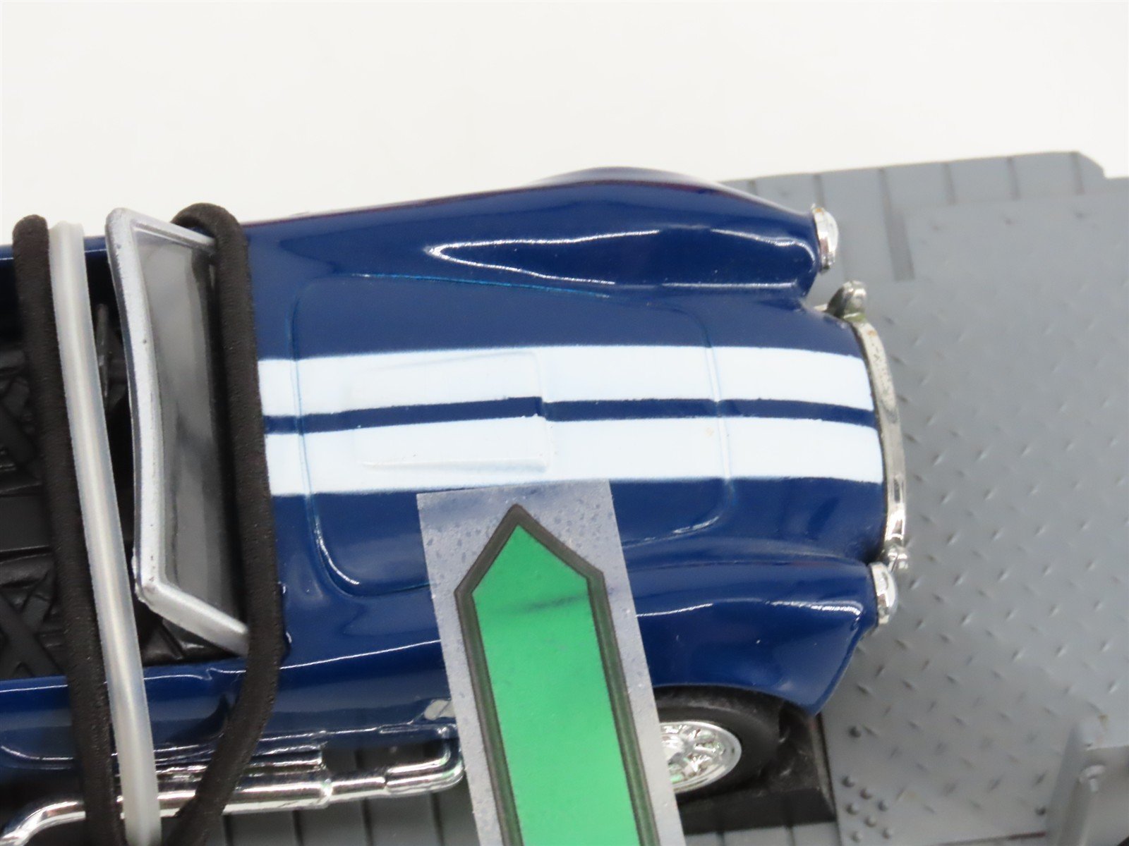 O27 Gauge 3-Rail MTH RailKing 30-7660 Flat Car #1965 w/ Ertl '65 Shelby Cobras