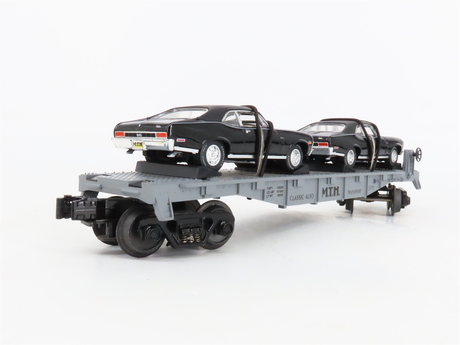O27 Gauge 3-Rail MTH RailKing 30-7661 Flat Car #1970 w/ Ertl '70 Chevy Novas