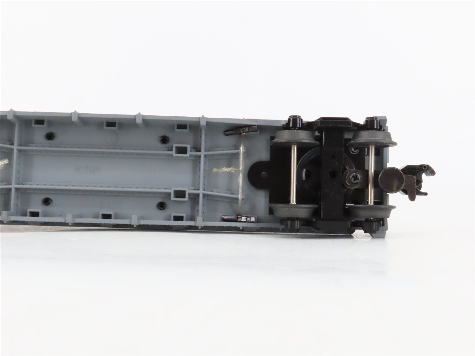 O27 Gauge 3-Rail MTH RailKing 30-7661 Flat Car #1970 w/ Ertl '70 Chevy Novas