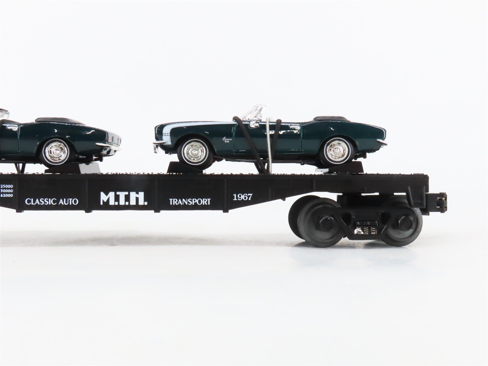 O27 Gauge 3-Rail MTH RailKing 30-7670 Flat Car #1967 w/ Ertl '67 Camaros