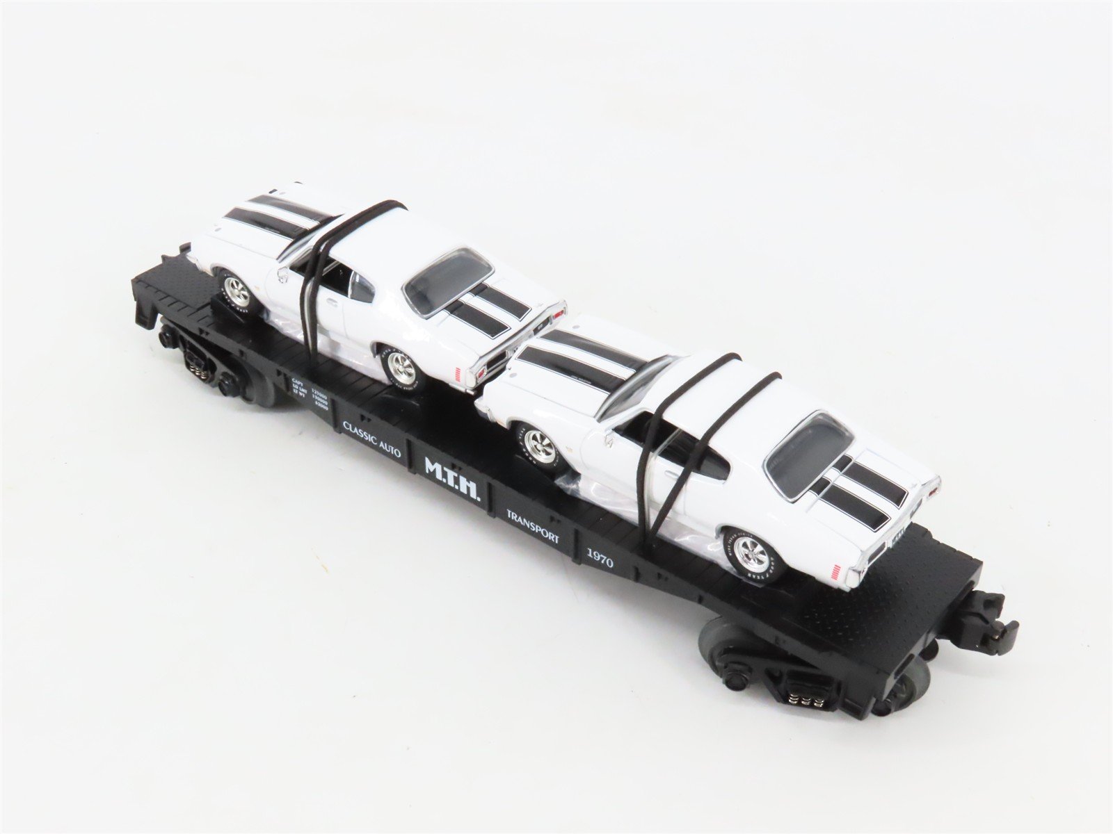 O27 Gauge 3-Rail MTH RailKing 30-7680 Flat Car #1970 w/ Ertl '70 Chevelles