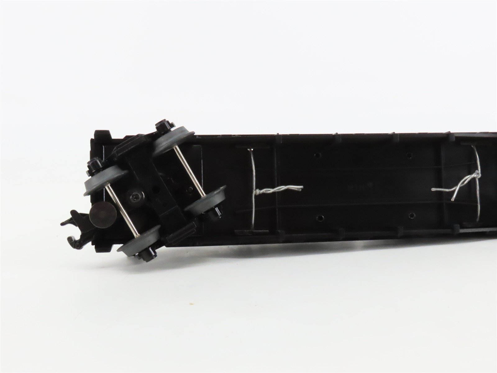 O27 Gauge 3-Rail MTH RailKing 30-7680 Flat Car #1970 w/ Ertl '70 Chevelles