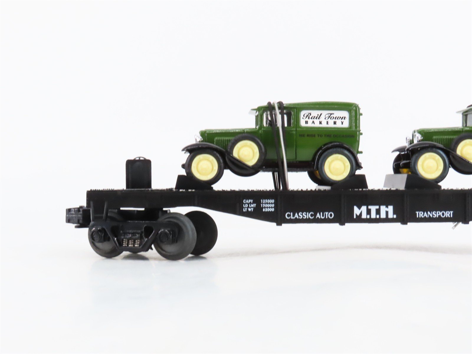 O27 Gauge 3-Rail MTH RailKing 30-7671 Flat Car #1930 w/ Ertl '30 Panel Vans