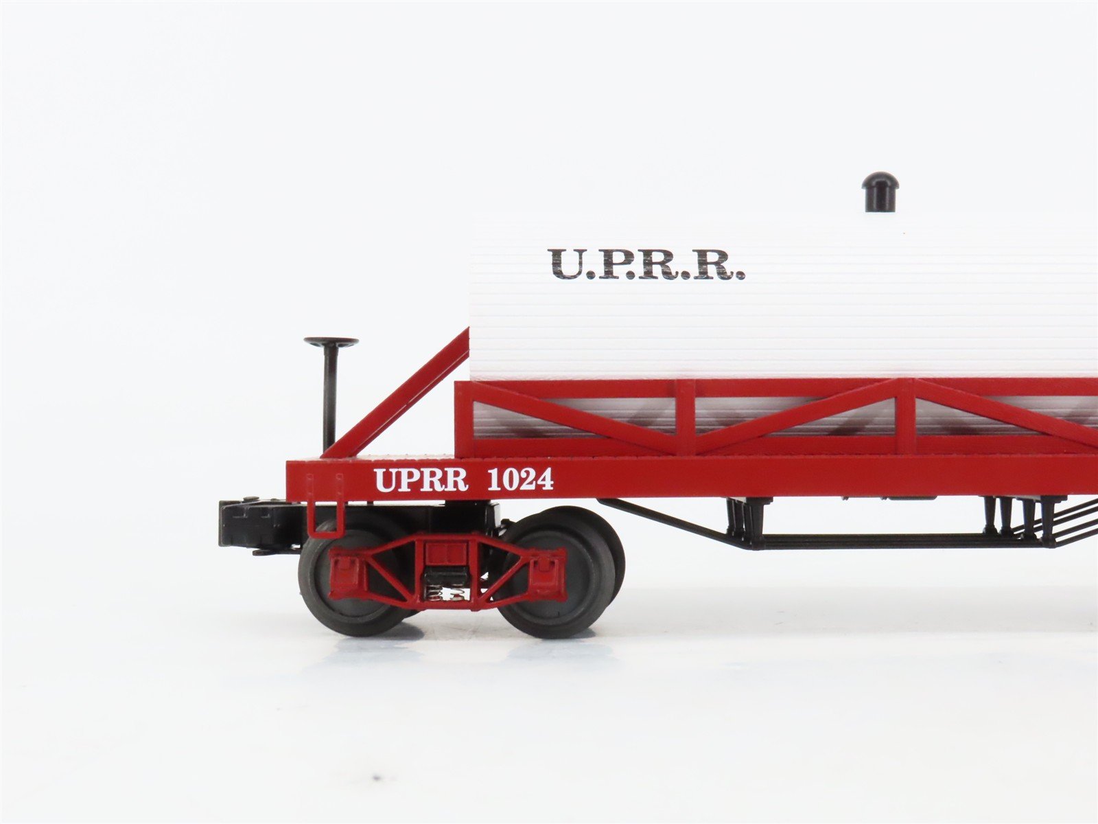 O27 Gauge 3-Rail MTH RailKing 30-7353 UP 19th Century Wood Tank Car #1024