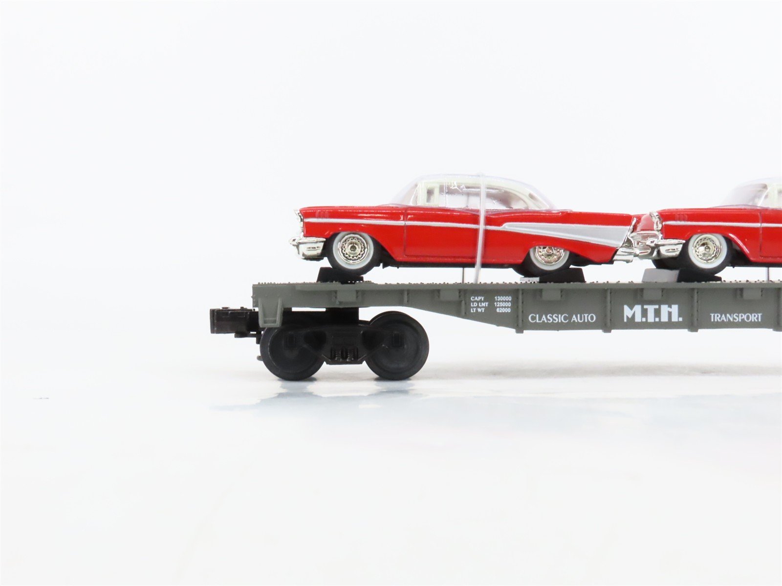O Gauge 3-Rail MTH RailKing Semi-Scale 30-7610 Flat Car #1957 w/ Ertl '57 Chevys