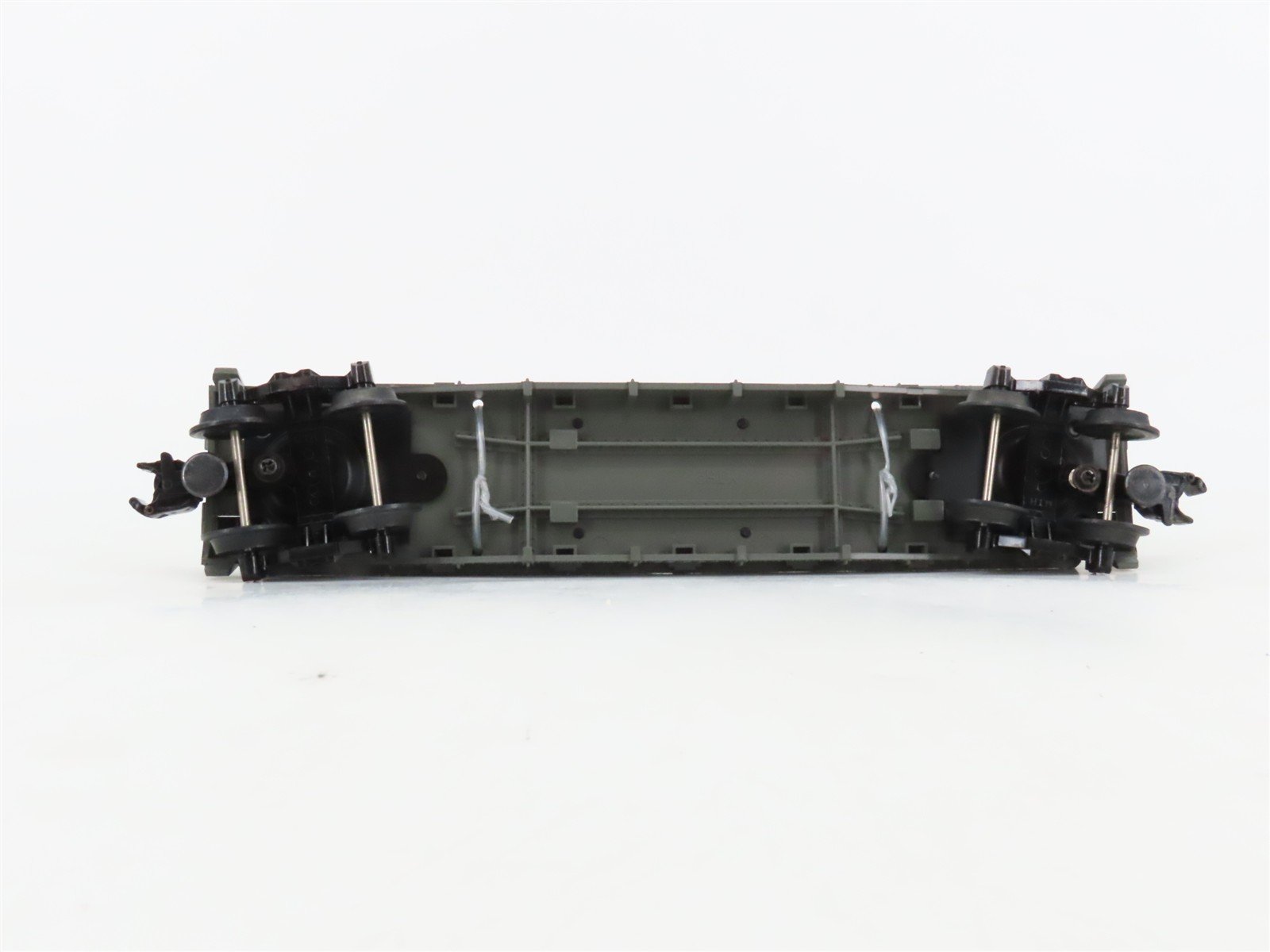 O Gauge 3-Rail MTH RailKing Semi-Scale 30-7610 Flat Car #1957 w/ Ertl '57 Chevys