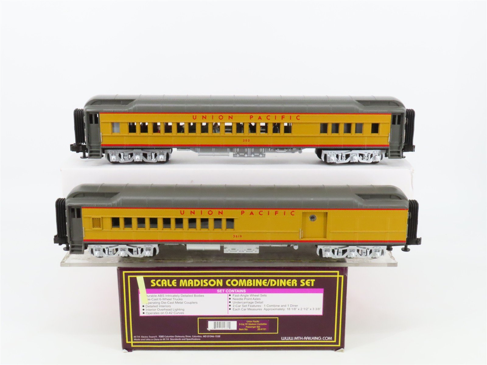 O Gauge 3-Rail MTH 20-4131 UP Union Pacific Madison Passenger 2-Car Set