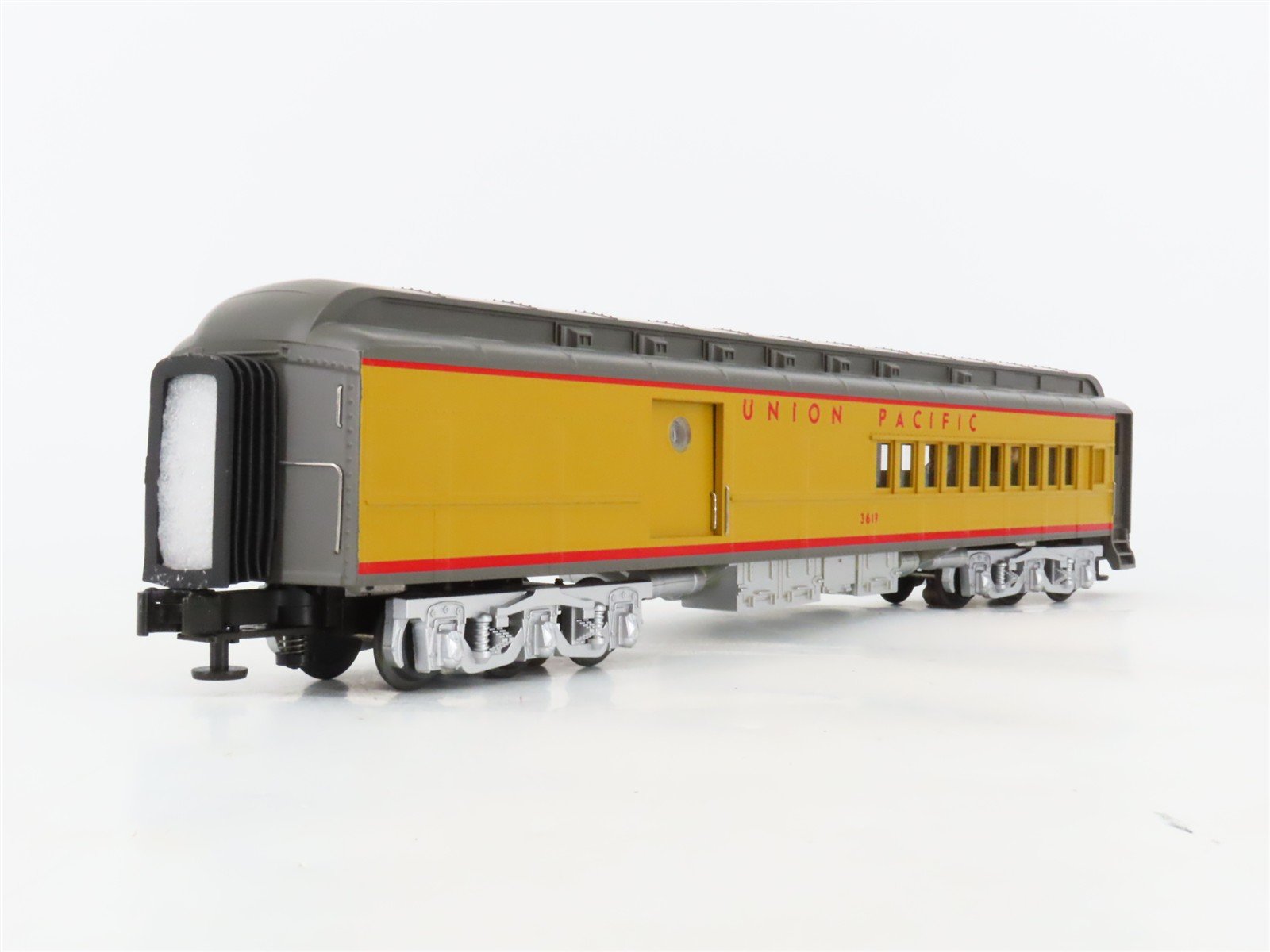 O Gauge 3-Rail MTH 20-4131 UP Union Pacific Madison Passenger 2-Car Set