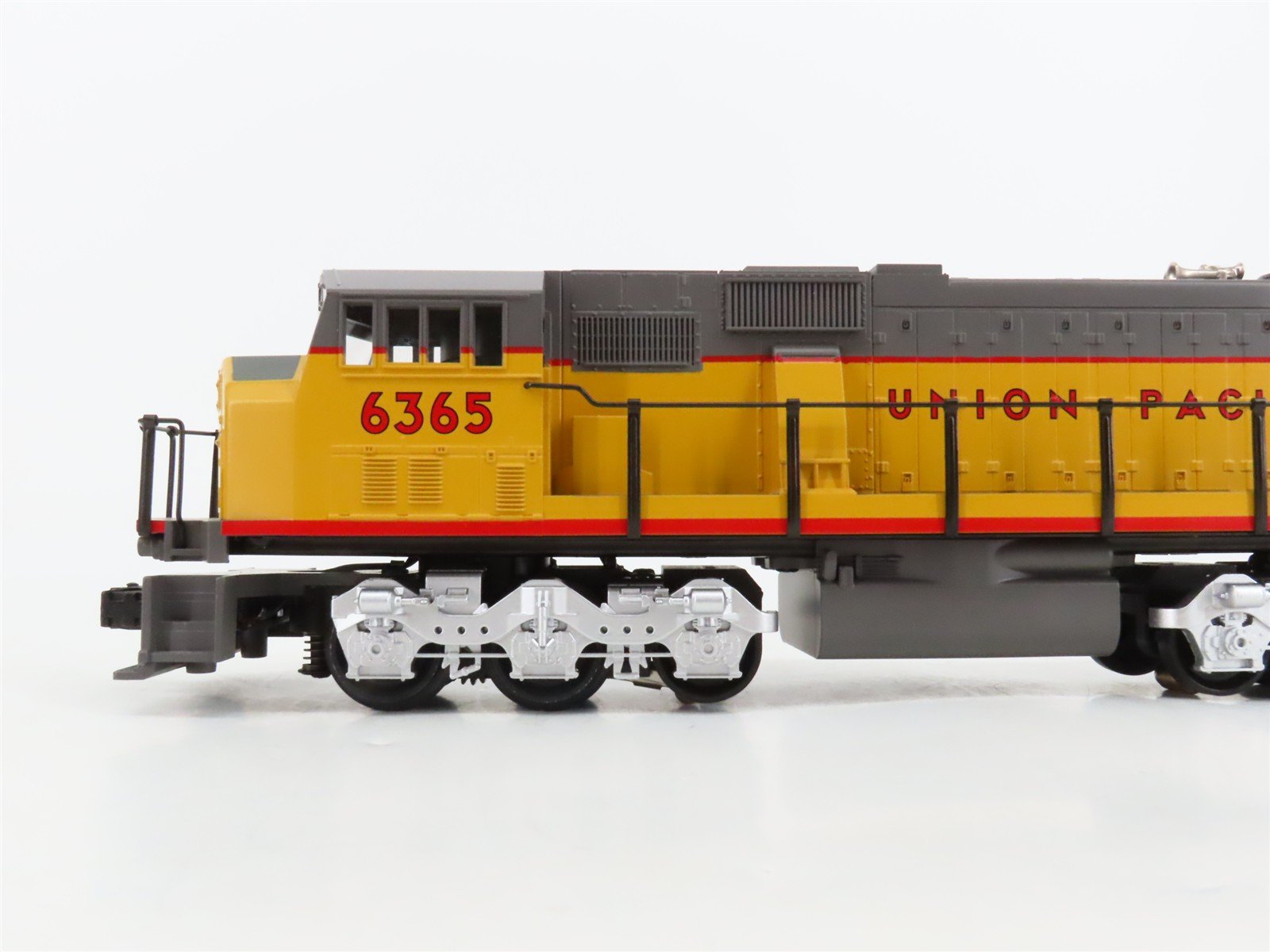 O Gauge 3-Rail MTH 30-2117-1 UP Union Pacific SD60M Diesel Locomotive #6365
