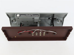 O 1/48 MTH Rail King 30-9107 Operating Passenger Station Platform w/ Figures