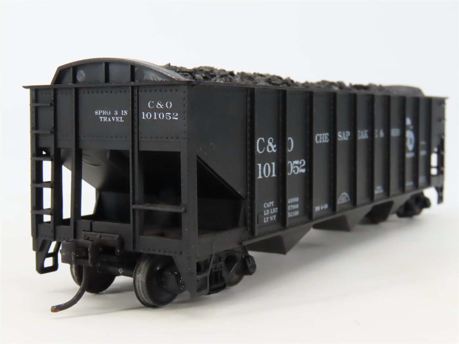 LOT of 2 HO Scale Roundhouse 1499 C&O Progress 3-Bay Hopper w/ Load - Upgraded