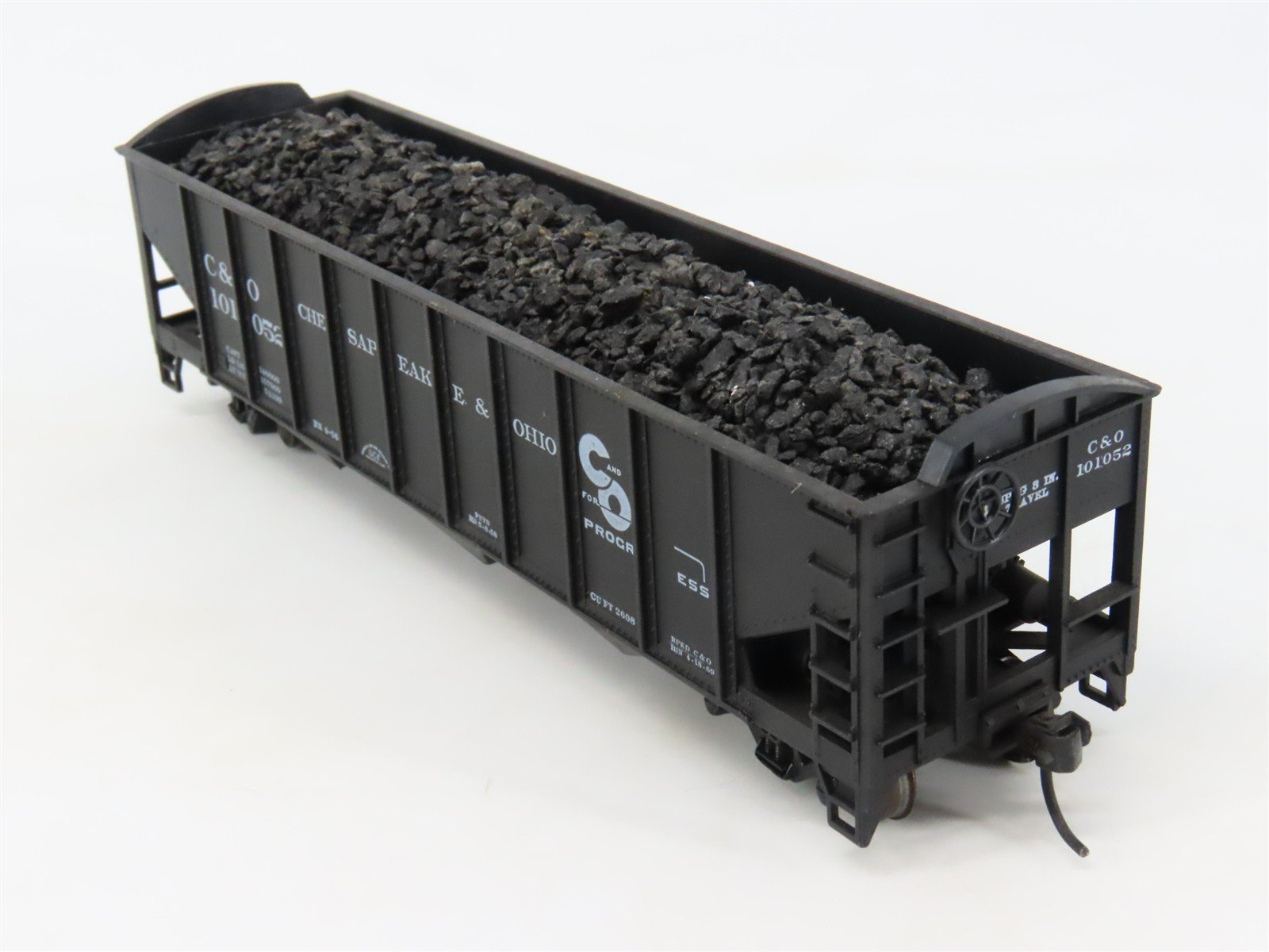 LOT of 2 HO Scale Roundhouse 1499 C&O Progress 3-Bay Hopper w/ Load - Upgraded