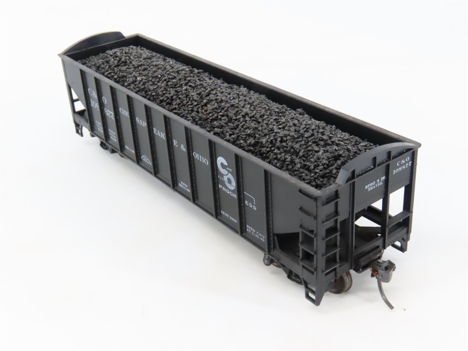 LOT of 2 HO Scale Roundhouse 1499 C&O Progress 3-Bay Hopper w/ Load - Upgraded