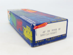 LOT of 2 HO Scale Roundhouse 1499 C&O 