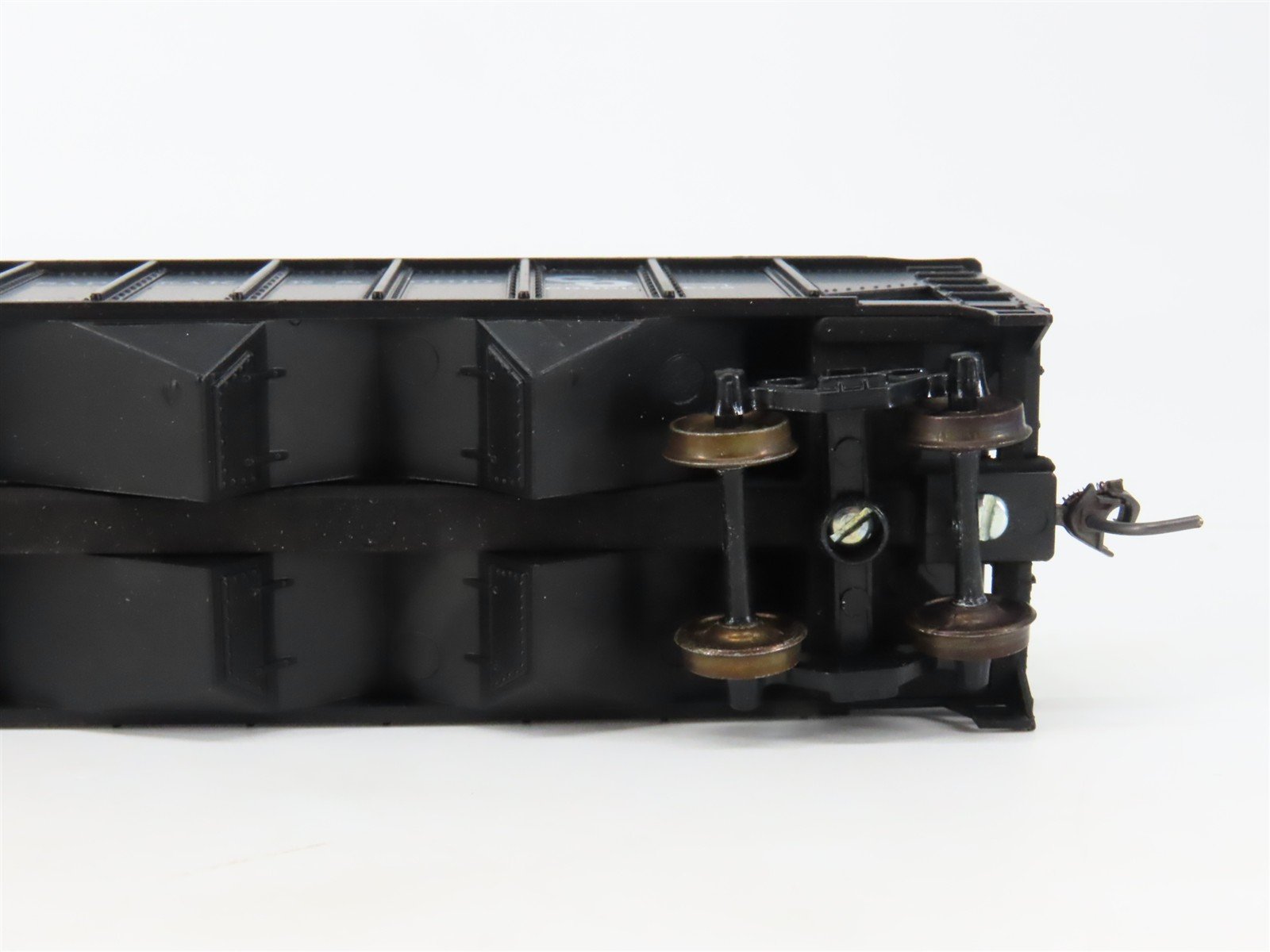 HO Scale Roundhouse 1499 C&O Progress 3-Bay Open Hopper #108877 - Upgraded