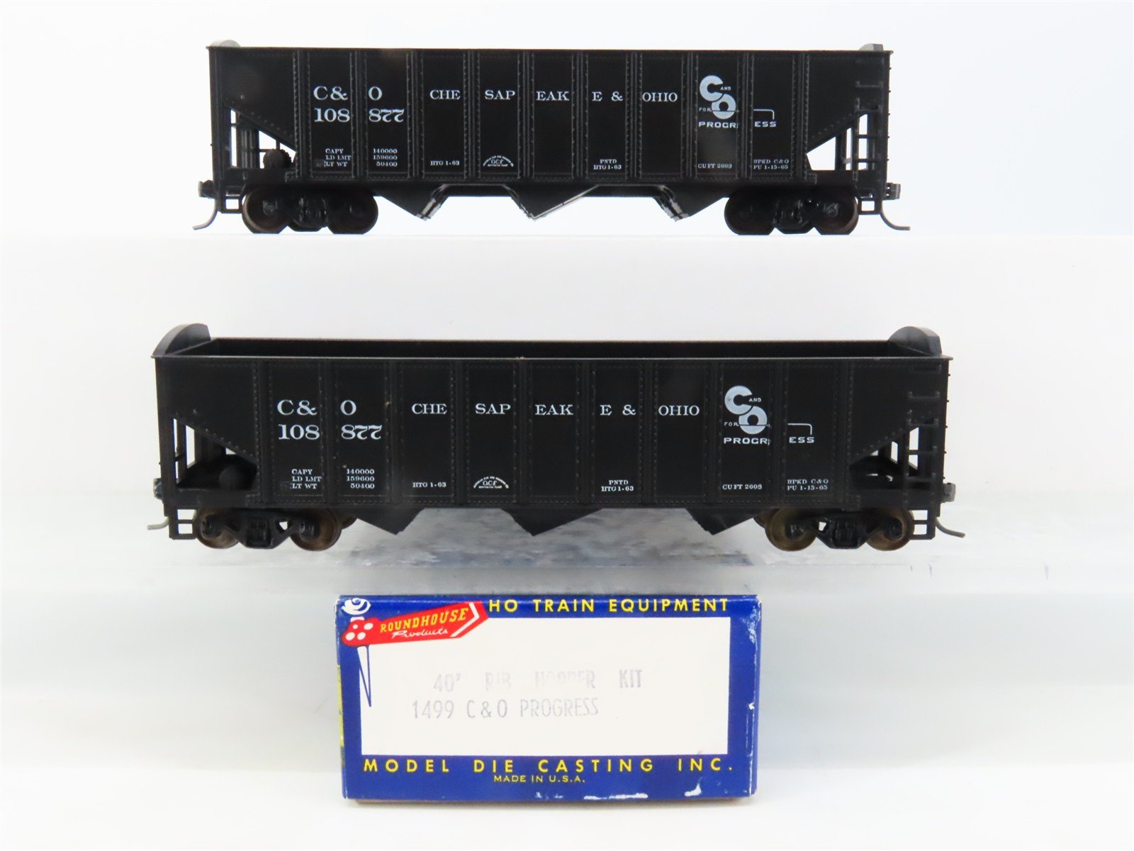 LOT of 2 HO Scale Roundhouse 1499 C&O 