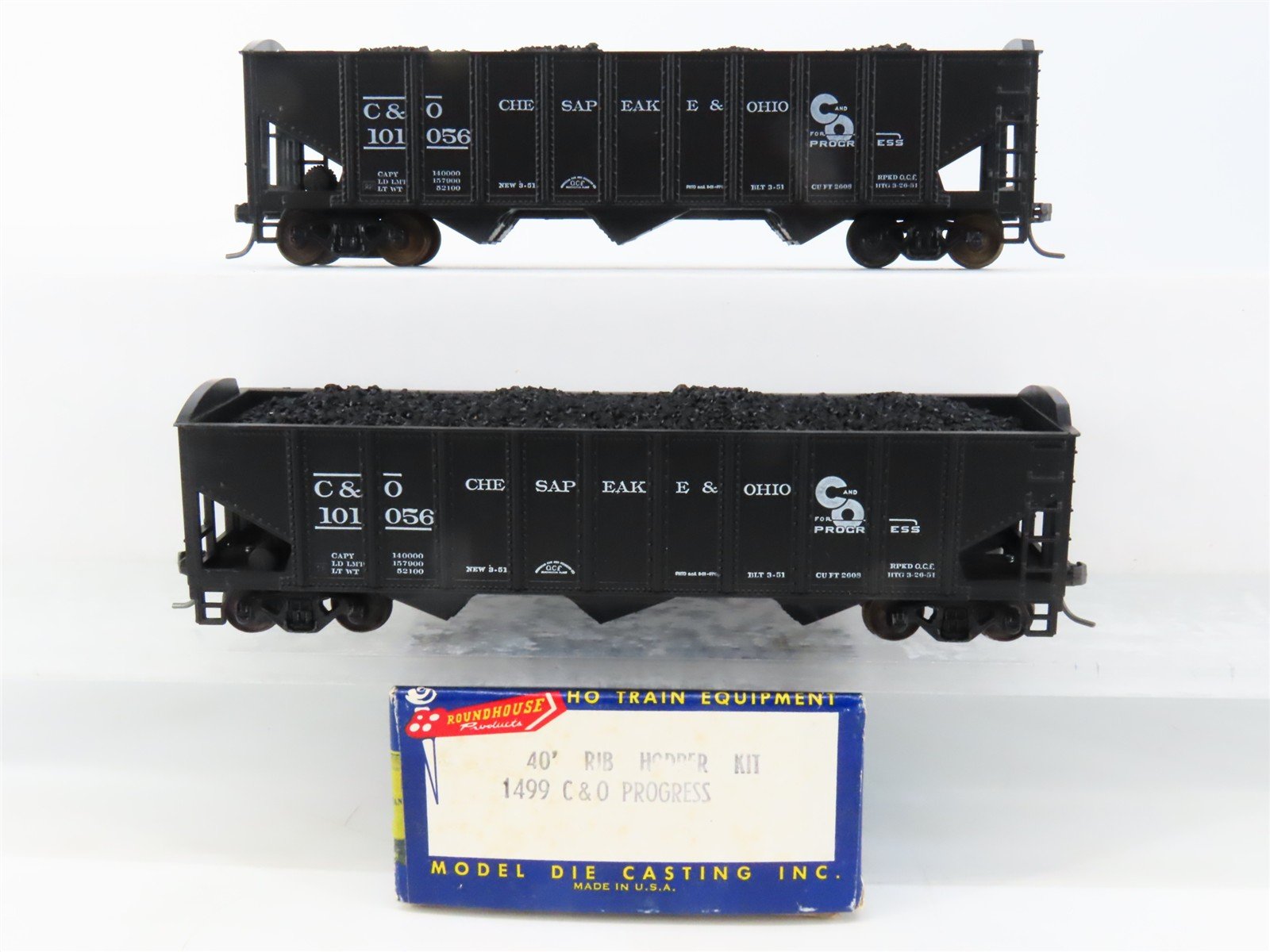 LOT of 2 HO Scale Roundhouse 1499 C&O Progress 3-Bay Hopper w/ Load - Upgraded