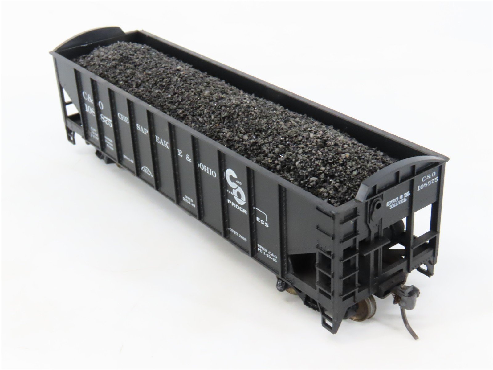 LOT of 2 HO Scale Roundhouse 1499 C&O Progress 3-Bay Hopper w/ Load - Upgraded