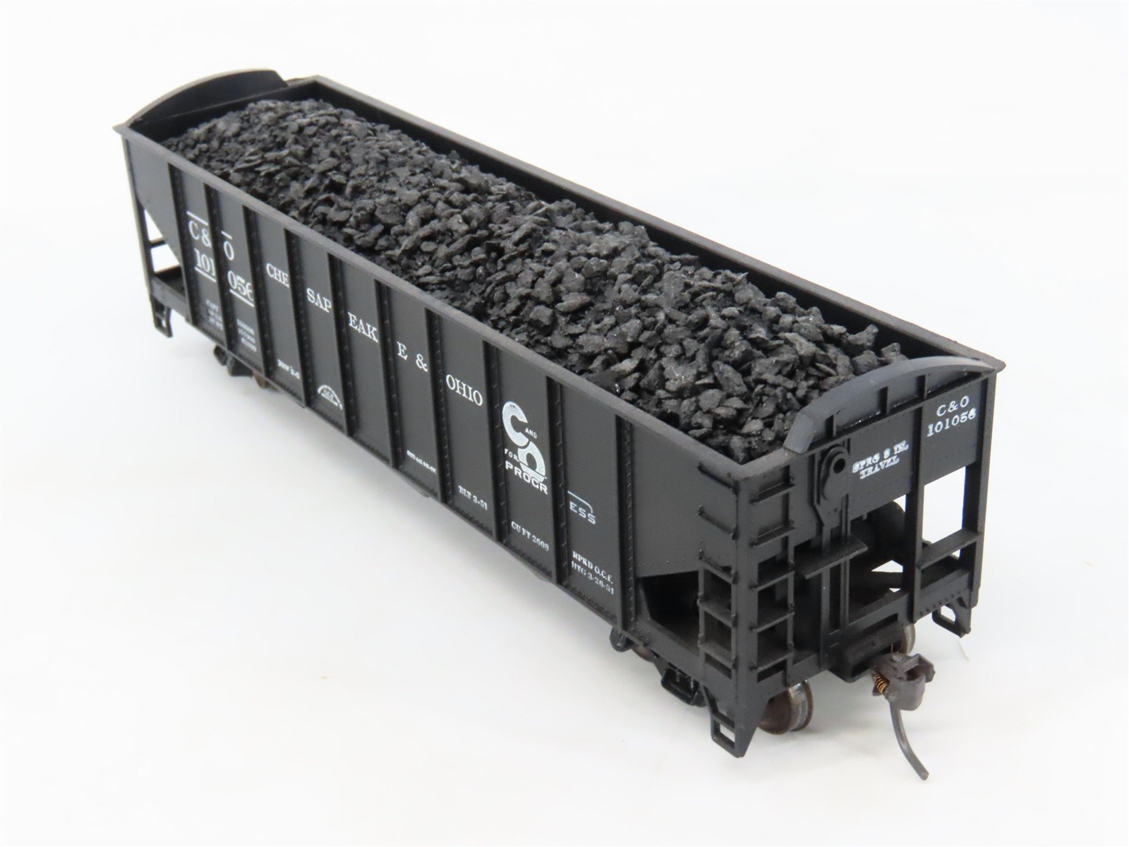 LOT of 2 HO Scale Roundhouse 1499 C&O Progress 3-Bay Hopper w/ Load - Upgraded