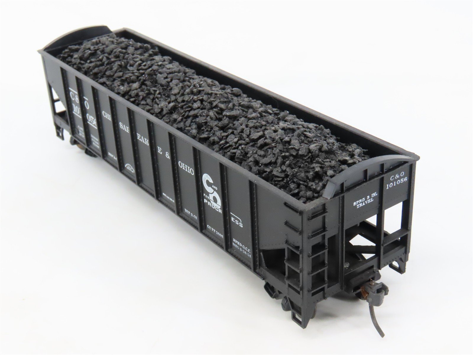 LOT of 2 HO Scale Roundhouse 1499 C&O Progress 3-Bay Hopper w/ Load - Upgraded