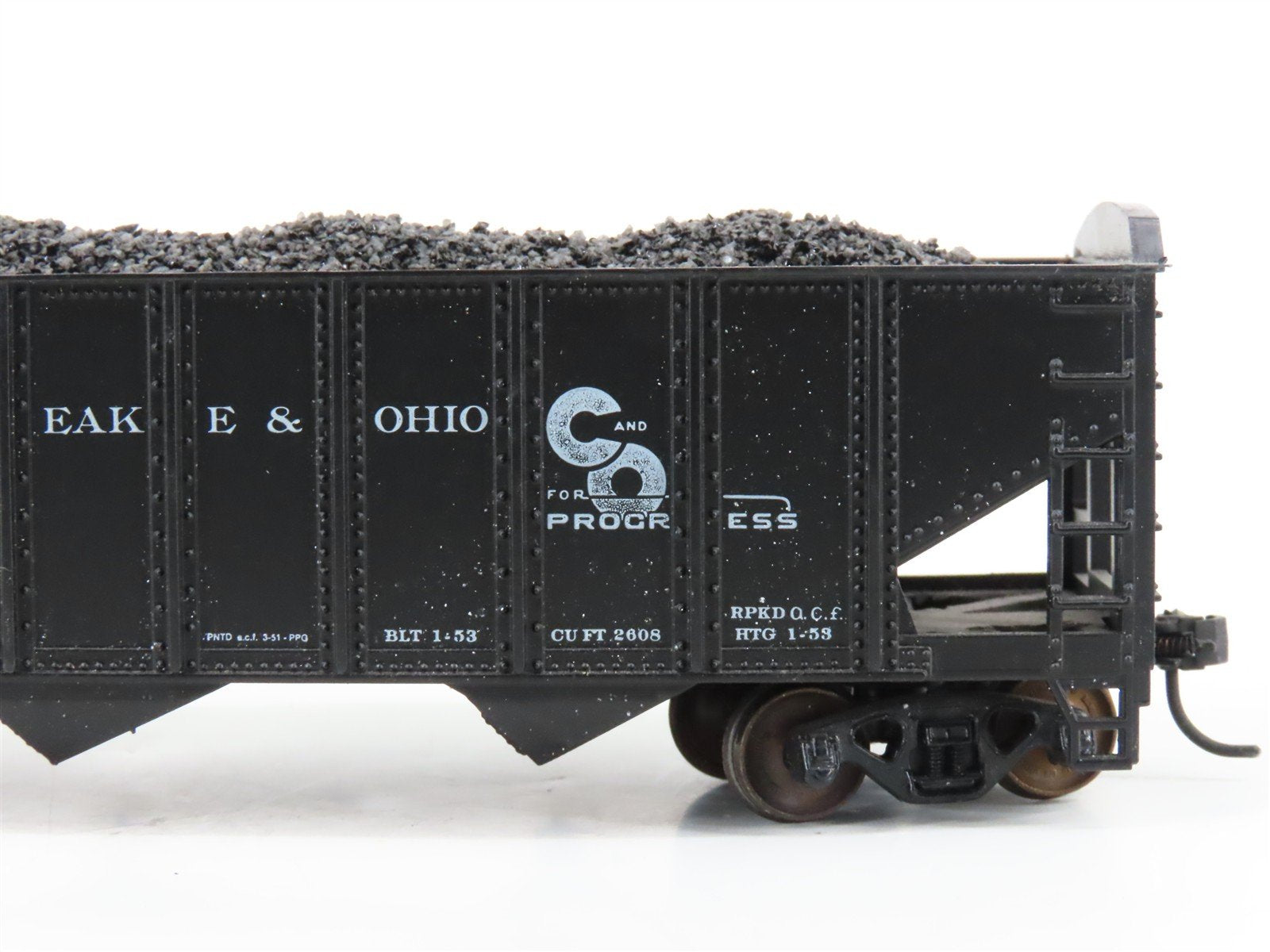 LOT of 2 HO Scale Roundhouse 1499 C&O Progress 3-Bay Hopper w/ Load - Upgraded