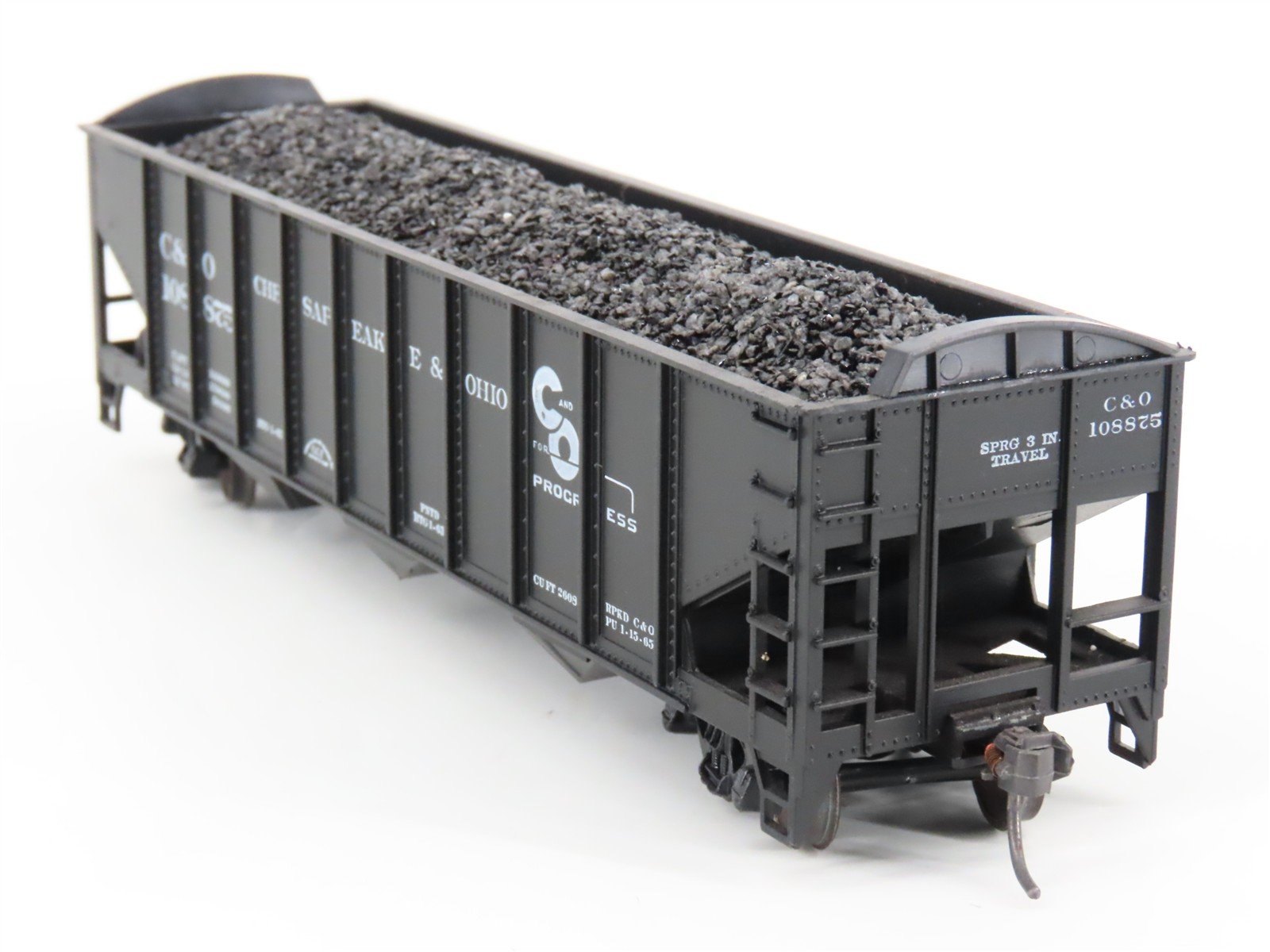 LOT of 2 HO Scale Roundhouse 1499 C&O Progress 3-Bay Hopper w/ Load - Upgraded