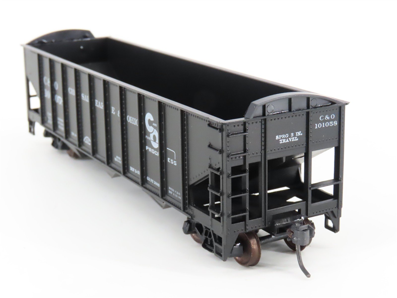 HO Scale Roundhouse 1499 C&O Progress 3-Bay Open Hopper #101058 - Upgraded