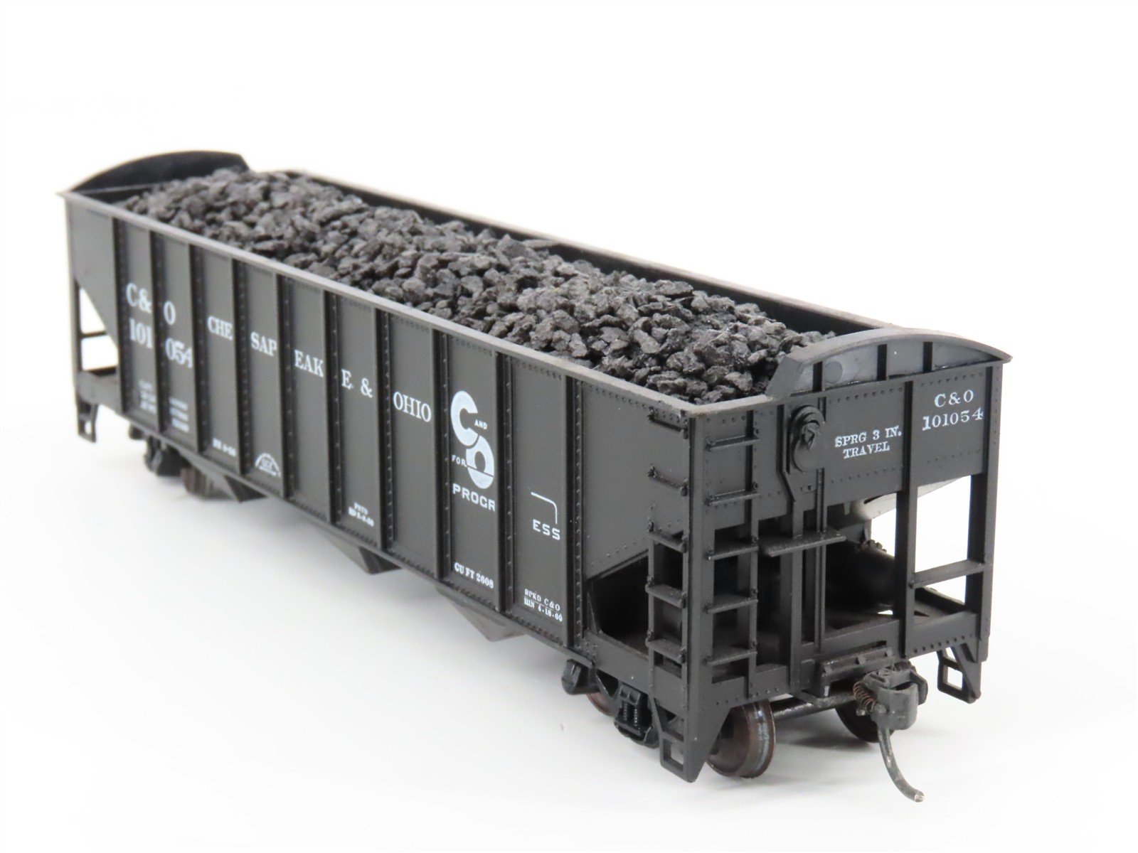 LOT of 2 HO Roundhouse 1499 C&O Progress 3-Bay Hopper w/ Coal Load - Upgraded