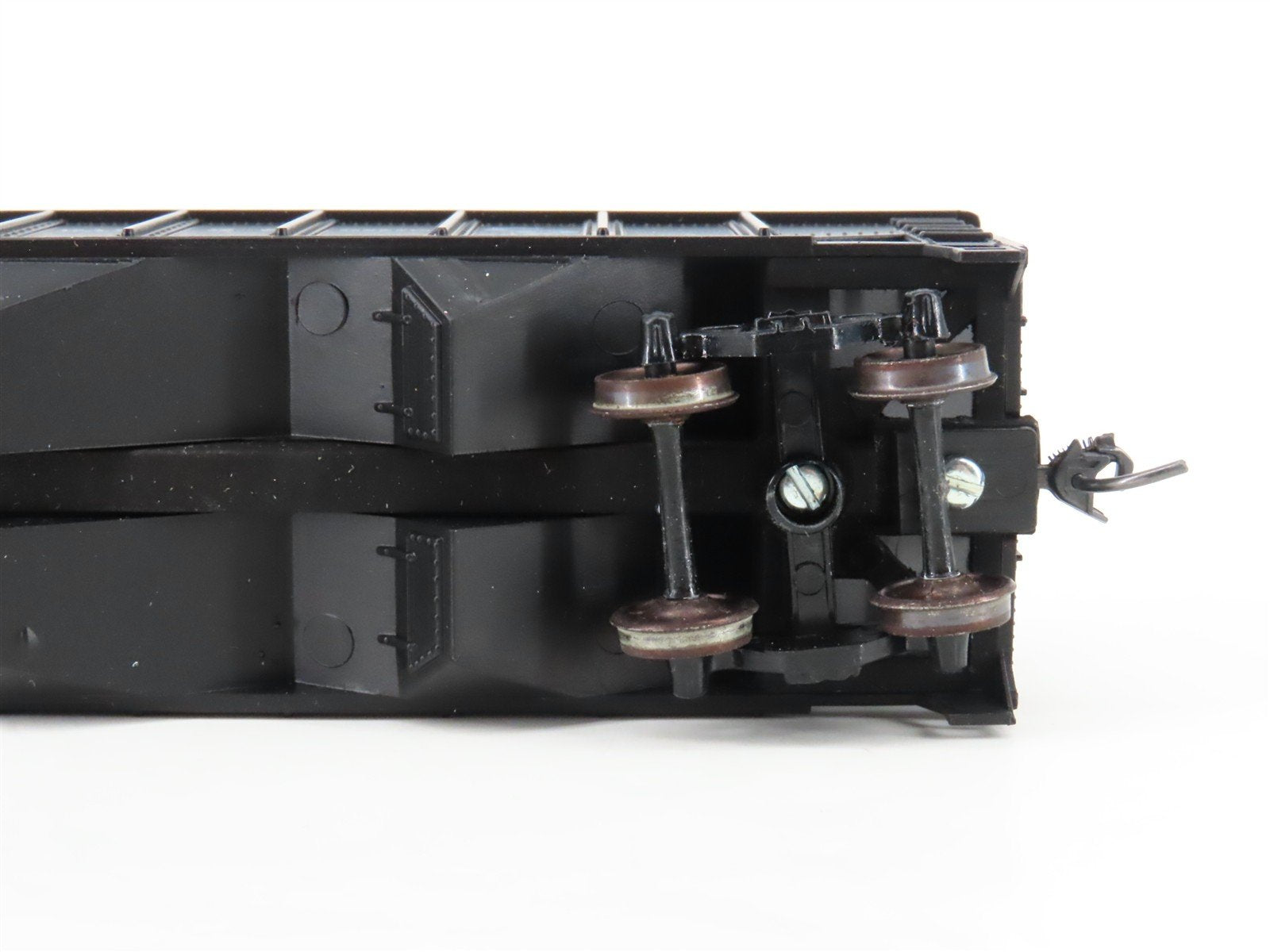HO Scale Roundhouse 1499 C&O Progress 3-Bay Open Hopper #101057 - Upgraded