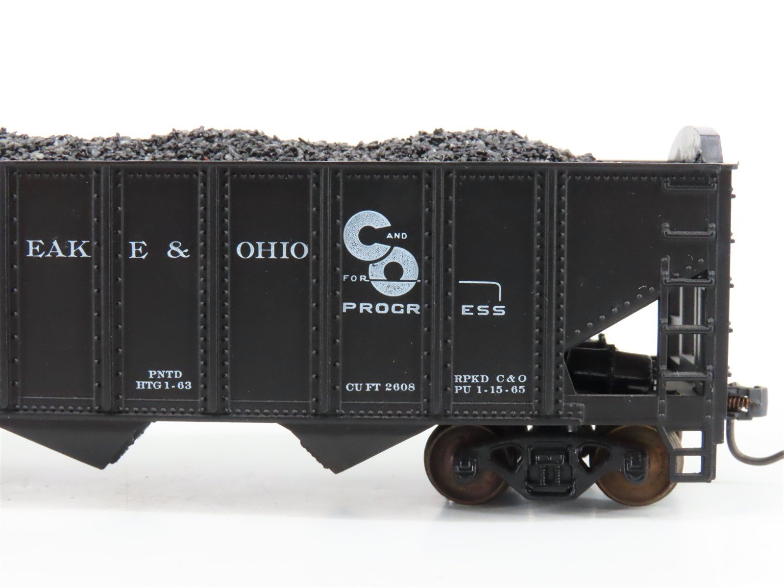 LOT of 2 HO Roundhouse 1499 C&O Progress 3-Bay Hopper w/ Coal Load - Upgraded